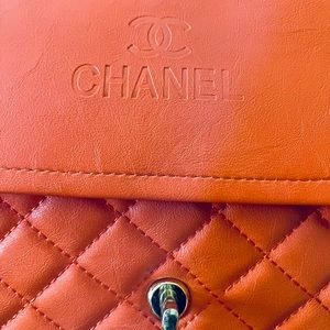 Michael kors wallet/ Chanel shoulder bag
